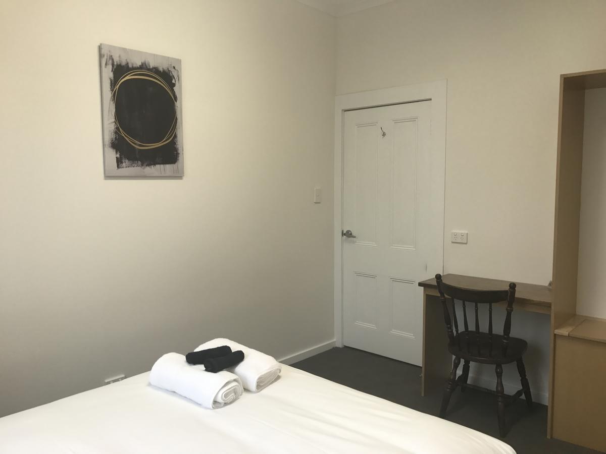 لونسيستون Okeefes Hotel Backpackers المظهر الخارجي الصورة