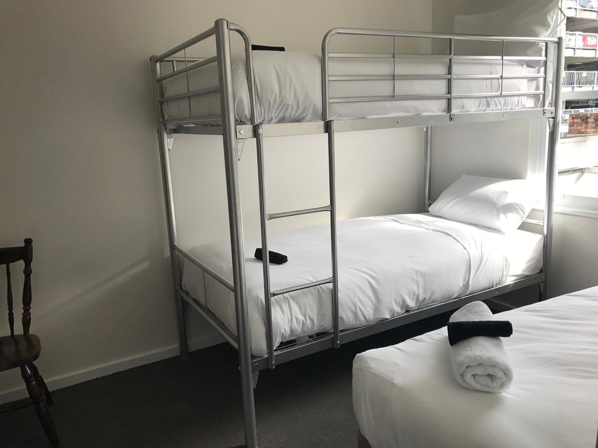 لونسيستون Okeefes Hotel Backpackers المظهر الخارجي الصورة